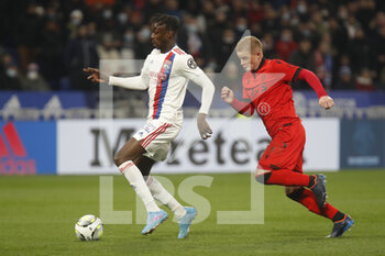 12/02/2022 - Tino KADEWERE of Lyon and Melvin BARD of Nice during the French championship Ligue 1 football match between Olympique Lyonnais and OGC Nice on February 12, 2022 at Groupama stadium in Decines-Charpieu near Lyon, France - OLYMPIQUE LYONNAIS VS OGC NICE - FRENCH LIGUE 1 - CALCIO
