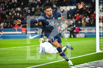 26/02/2022 - Kylian MBAPPE of PSG celebrates his goal during the French championship Ligue 1 football match between Paris Saint-Germain and AS Saint-Etienne on February 26, 2022 at Parc des Princes stadium in Paris, France - PARIS SAINT-GERMAIN VS AS SAINT-ETIENNE - FRENCH LIGUE 1 - CALCIO