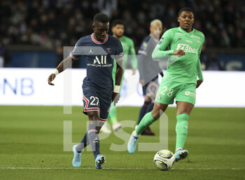 27/02/2022 - Idrissa Gueye Gana of PSG during the French championship Ligue 1 football match between Paris Saint-Germain (PSG) and AS Saint-Etienne (ASSE) on February 26, 2022 at Parc des Princes stadium in Paris, France - PARIS SAINT-GERMAIN (PSG) VS AS SAINT-ETIENNE (ASSE) - FRENCH LIGUE 1 - CALCIO