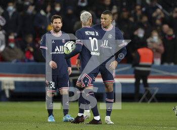 27/02/2022 - Kylian Mbappe of PSG (right) celebrates his first goal with Neymar Jr, Lionel Messi during the French championship Ligue 1 football match between Paris Saint-Germain (PSG) and AS Saint-Etienne (ASSE) on February 26, 2022 at Parc des Princes stadium in Paris, France - PARIS SAINT-GERMAIN (PSG) VS AS SAINT-ETIENNE (ASSE) - FRENCH LIGUE 1 - CALCIO