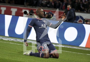 27/02/2022 - Danilo Pereira of PSG celebrates his goal during the French championship Ligue 1 football match between Paris Saint-Germain (PSG) and AS Saint-Etienne (ASSE) on February 26, 2022 at Parc des Princes stadium in Paris, France - PARIS SAINT-GERMAIN (PSG) VS AS SAINT-ETIENNE (ASSE) - FRENCH LIGUE 1 - CALCIO