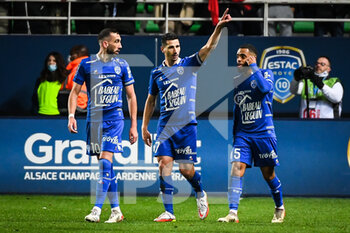 2022-02-27 - Yoann TOUZGHAR of ESTAC Troyes celebrate his goal with teammates during the French championship Ligue 1 football match between ESTAC Troyes and Olympique de Marseille on February 27, 2022 at Stade de l'Aube in Troyes, France - ESTAC TROYES VS OLYMPIQUE DE MARSEILLE - FRENCH LIGUE 1 - SOCCER