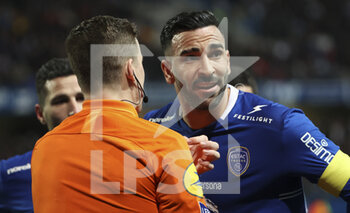 28/02/2022 - Adil Rami of Troyes argues with referee Francois Letexier during the French championship Ligue 1 football match between ESTAC Troyes and Olympique de Marseille (OM) on February 27, 2022 at Stade de l'Aube in Troyes, France - ESTAC TROYES VS OLYMPIQUE DE MARSEILLE (OM) - FRENCH LIGUE 1 - CALCIO