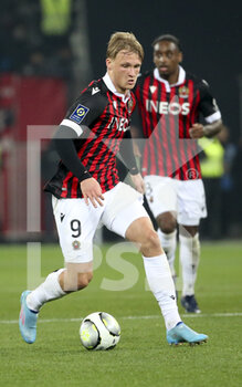 2022-03-05 - Kasper Dolberg of Nice during the French championship Ligue 1 football match between OGC Nice (OGCN) and Paris Saint-Germain (PSG) on March 5, 2022 at Allianz Riviera stadium in Nice, France - OGC NICE (OGCN) VS PARIS SAINT-GERMAIN (PSG) - FRENCH LIGUE 1 - SOCCER