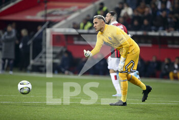 2022-03-05 - Goalkeeper of PSG Keylor Navas during the French championship Ligue 1 football match between OGC Nice (OGCN) and Paris Saint-Germain (PSG) on March 5, 2022 at Allianz Riviera stadium in Nice, France - OGC NICE (OGCN) VS PARIS SAINT-GERMAIN (PSG) - FRENCH LIGUE 1 - SOCCER