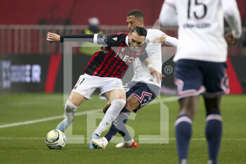 2022-03-05 - Amine Gouiri of Nice, Thilo Kehrer of PSG during the French championship Ligue 1 football match between OGC Nice (OGCN) and Paris Saint-Germain (PSG) on March 5, 2022 at Allianz Riviera stadium in Nice, France - OGC NICE (OGCN) VS PARIS SAINT-GERMAIN (PSG) - FRENCH LIGUE 1 - SOCCER