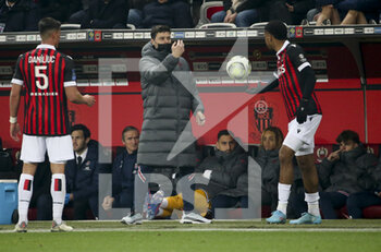 2022-03-05 - Coach of PSG Mauricio Pochettino during the French championship Ligue 1 football match between OGC Nice (OGCN) and Paris Saint-Germain (PSG) on March 5, 2022 at Allianz Riviera stadium in Nice, France - OGC NICE (OGCN) VS PARIS SAINT-GERMAIN (PSG) - FRENCH LIGUE 1 - SOCCER
