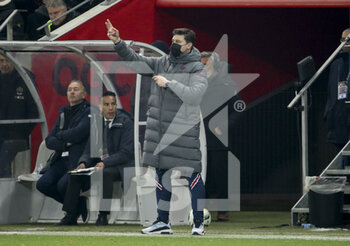 2022-03-05 - Coach of PSG Mauricio Pochettino during the French championship Ligue 1 football match between OGC Nice (OGCN) and Paris Saint-Germain (PSG) on March 5, 2022 at Allianz Riviera stadium in Nice, France - OGC NICE (OGCN) VS PARIS SAINT-GERMAIN (PSG) - FRENCH LIGUE 1 - SOCCER