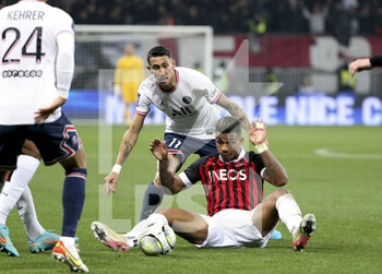 2022-03-05 - Mario Lemina of Nice, Angel Di Maria of PSG (left) during the French championship Ligue 1 football match between OGC Nice (OGCN) and Paris Saint-Germain (PSG) on March 5, 2022 at Allianz Riviera stadium in Nice, France - OGC NICE (OGCN) VS PARIS SAINT-GERMAIN (PSG) - FRENCH LIGUE 1 - SOCCER