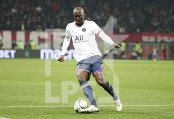 2022-03-05 - Danilo Pereira of PSG during the French championship Ligue 1 football match between OGC Nice (OGCN) and Paris Saint-Germain (PSG) on March 5, 2022 at Allianz Riviera stadium in Nice, France - OGC NICE (OGCN) VS PARIS SAINT-GERMAIN (PSG) - FRENCH LIGUE 1 - SOCCER