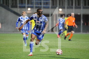 12/03/2022 - Defender Samuel Yohou 25 Dunkerque during the French championship Ligue 2 football match between USL Dunkerque and Pau FC on March 12, 2022 at Marcel Tribut stadium in Dunkerque, France - USL DUNKERQUE VS PAU FC - FRENCH LIGUE 1 - CALCIO