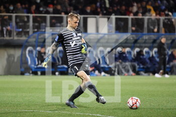 12/03/2022 - Jérémy Vachoux 1 goalkeeper Dunkerque during the French championship Ligue 2 football match between USL Dunkerque and Pau FC on March 12, 2022 at Marcel Tribut stadium in Dunkerque, France - USL DUNKERQUE VS PAU FC - FRENCH LIGUE 1 - CALCIO