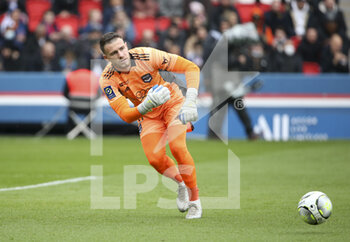 13/03/2022 - Goalkeeper of Bordeaux Gaetan Poussin during the Fench championship Ligue 1 football match between Paris Saint-Germain (PSG) and Girondins de Bordeaux on March 13, 2022 at Parc des Princes stadium in Paris, France - PARIS SAINT-GERMAIN VS GIRONDINS DE BORDEAUX - FRENCH LIGUE 1 - CALCIO