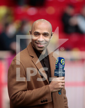 2022-03-20 - Thierry Henry former football player during the French championship Ligue 1 football match between AS Monaco and Paris Saint-Germain on March 20, 2022 at Louis II stadium in Monaco - AS MONACO VS PARIS SAINT-GERMAIN FC - FRENCH LIGUE 1 - SOCCER