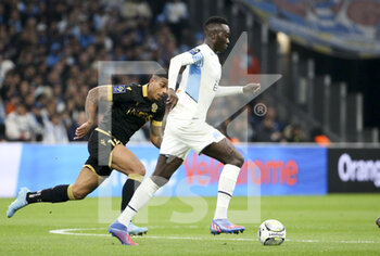 20/03/2022 - Pape Gueye of Marseille, Mario Lemina of Nice (left) during the French championship Ligue 1 football match between Olympique de Marseille and OGC Nice on March 20, 2022 at Velodrome stadium in Marseille, France - OLYMPIQUE DE MARSEILLE VS OGC NICE - FRENCH LIGUE 1 - CALCIO