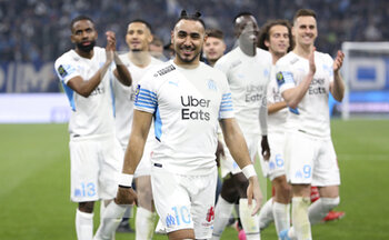 20/03/2022 - Dimitri Payet of Marseille and teammates celebrate the victory with their supporters following the French championship Ligue 1 football match between Olympique de Marseille and OGC Nice on March 20, 2022 at Velodrome stadium in Marseille, France - OLYMPIQUE DE MARSEILLE VS OGC NICE - FRENCH LIGUE 1 - CALCIO