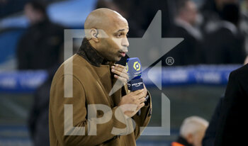 20/03/2022 - Thierry Henry comments for Amazon Prime Video the French championship Ligue 1 football match between Olympique de Marseille and OGC Nice on March 20, 2022 at Velodrome stadium in Marseille, France - OLYMPIQUE DE MARSEILLE VS OGC NICE - FRENCH LIGUE 1 - CALCIO
