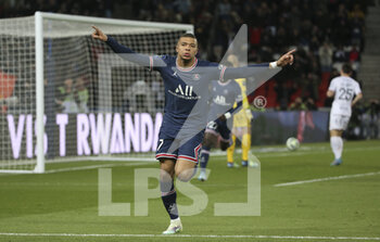03/04/2022 - Kylian Mbappe of France celebrates his goal during the French championship Ligue 1 football match between Paris Saint-Germain (PSG) and FC Lorient on April 3, 2022 at Parc des Princes stadium in Paris, France - PARIS SAINT-GERMAIN VS FC LORIENT - FRENCH LIGUE 1 - CALCIO