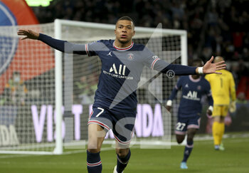 03/04/2022 - Kylian Mbappe of France celebrates his first goal during the French championship Ligue 1 football match between Paris Saint-Germain (PSG) and FC Lorient on April 3, 2022 at Parc des Princes stadium in Paris, France - PARIS SAINT-GERMAIN VS FC LORIENT - FRENCH LIGUE 1 - CALCIO