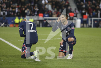 03/04/2022 - Kylian Mbappe of PSG celebrates his goal with Achraf Hakimi during the French championship Ligue 1 football match between Paris Saint-Germain (PSG) and FC Lorient on April 3, 2022 at Parc des Princes stadium in Paris, France - PARIS SAINT-GERMAIN VS FC LORIENT - FRENCH LIGUE 1 - CALCIO