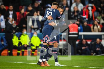 03/04/2022 - NEYMAR JR of PSG celebrate his goal with Kylian MBAPPE of PSG during the French championship Ligue 1 football match between Paris Saint-Germain and FC Lorient on April 3, 2022 at Parc des Princes stadium in Paris, France - PARIS SAINT-GERMAIN VS FC LORIENT - FRENCH LIGUE 1 - CALCIO