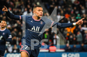 03/04/2022 - Kylian MBAPPE of PSG celebrates his goal during the French championship Ligue 1 football match between Paris Saint-Germain and FC Lorient on April 3, 2022 at Parc des Princes stadium in Paris, France - PARIS SAINT-GERMAIN VS FC LORIENT - FRENCH LIGUE 1 - CALCIO