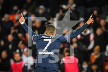 03/04/2022 - Kylian MBAPPE of PSG celebrates his goal during the French championship Ligue 1 football match between Paris Saint-Germain and FC Lorient on April 3, 2022 at Parc des Princes stadium in Paris, France - PARIS SAINT-GERMAIN VS FC LORIENT - FRENCH LIGUE 1 - CALCIO