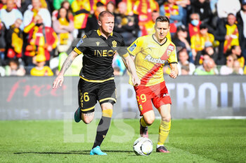 10/04/2022 - Melvin BARB of Nice and Przemyslaw Adam FRANKOWSKI of Lens during the French championship Ligue 1 football match between RC Lens and OGC Nice on April 10, 2022 at Bollaert-Delelis stadium in Lens, France - RC LENS VS OGC NICE - FRENCH LIGUE 1 - CALCIO