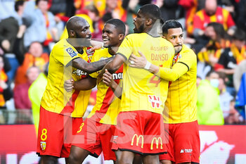 10/04/2022 - Cheick DOUCOURE of Lens celebrate his goal with teammates during the French championship Ligue 1 football match between RC Lens and OGC Nice on April 10, 2022 at Bollaert-Delelis stadium in Lens, France - RC LENS VS OGC NICE - FRENCH LIGUE 1 - CALCIO
