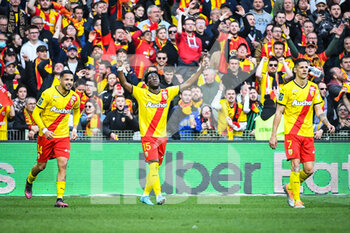 10/04/2022 - Arnaud KALIMUENDO of Lens celebrate his goal with teammates during the French championship Ligue 1 football match between RC Lens and OGC Nice on April 10, 2022 at Bollaert-Delelis stadium in Lens, France - RC LENS VS OGC NICE - FRENCH LIGUE 1 - CALCIO