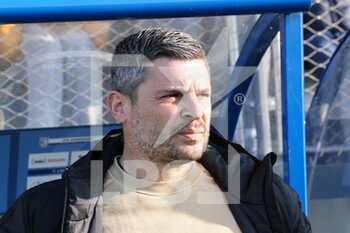 16/04/2022 - Coach Dunkerque Romain Revelli during the French championship Ligue 2 football match between USL Dunkerque and Grenoble Foot 38 on April 16, 2022 at Marcel Tribut stadium in Dunkerque, France - USL DUNKERQUE VS GRENOBLE FOOT 38 - FRENCH LIGUE 1 - CALCIO
