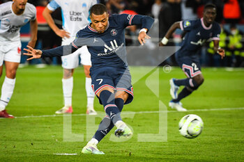 17/04/2022 - Kylian MBAPPE of PSG scores his penalty during the French championship Ligue 1 football match between Paris Saint-Germain and Olympique de Marseille on April 17, 2022 at Parc des Princes stadium in Paris, France - PARIS SAINT-GERMAIN VS OLYMPIQUE DE MARSEILLE - FRENCH LIGUE 1 - CALCIO