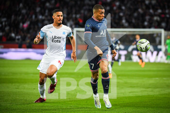 17/04/2022 - William SALIBA of Marseille and Kylian MBAPPE of PSG during the French championship Ligue 1 football match between Paris Saint-Germain and Olympique de Marseille on April 17, 2022 at Parc des Princes stadium in Paris, France - PARIS SAINT-GERMAIN VS OLYMPIQUE DE MARSEILLE - FRENCH LIGUE 1 - CALCIO