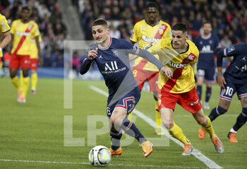 2022-04-23 - Marco Verratti of PSG, Florian Sotoca of Lens during the French championship Ligue 1 football match between Paris Saint-Germain (PSG) and RC Lens (RCL) on April 23, 2022 at Parc des Princes stadium in Paris, France - PARIS SAINT-GERMAIN VS RC LENS - FRENCH LIGUE 1 - SOCCER
