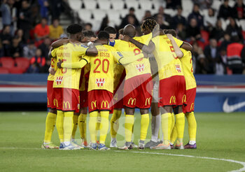 23/04/2022 - Players of Lens during the French championship Ligue 1 football match between Paris Saint-Germain and RC Lens on April 23, 2022 at Parc des Princes stadium in Paris, France - PARIS SAINT-GERMAIN VS RC LENS - FRENCH LIGUE 1 - CALCIO