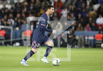 2022-04-23 - Lionel Messi of PSG during the French championship Ligue 1 football match between Paris Saint-Germain and RC Lens on April 23, 2022 at Parc des Princes stadium in Paris, France - PARIS SAINT-GERMAIN VS RC LENS - FRENCH LIGUE 1 - SOCCER
