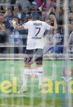 29/04/2022 - Kylian Mbappe of PSG celebrates his first goal during the French championship Ligue 1 football match between RC Strasbourg Alsace (RCSA) and Paris Saint-Germain (PSG) on April 29, 2022 at Stade de La Meinau in Strasbourg, France - RC STRASBOURG VS PARIS SAINT-GERMAIN - FRENCH LIGUE 1 - CALCIO