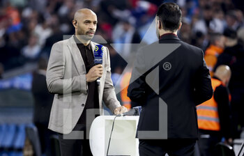 2022-05-01 - Thierry Henry comments for Amazon Prime Video the French championship Ligue 1 football match between Olympique de Marseille (OM) and Olympique Lyonnais (OL, Lyon) on May 1, 2022 at Stade Velodrome in Marseille, France - OLYMPIQUE DE MARSEILLE (OM) VS OLYMPIQUE LYONNAIS (OL, LYON) - FRENCH LIGUE 1 - SOCCER