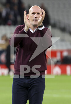 2022-05-06 - Coach of AS Monaco Philippe Clement celebrates the victory with the supporters following the French championship Ligue 1 football match between Lille OSC (LOSC) and AS Monaco (ASM) on May 6, 2022 at Stade Pierre Mauroy in Villeneuve d'Ascq near Lille, France - LOSC LILLE VS AS MONACO - FRENCH LIGUE 1 - SOCCER