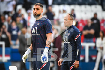 08/05/2022 - Gianluigi DONNARUMMA of PSG and Gianluca SPINELLI of PSG during the French championship Ligue 1 football match between Paris Saint-Germain and ESTAC Troyes on May 8, 2022 at Parc des Princes stadium in Paris, France - PARIS SAINT-GERMAIN VS ESTAC TROYES - FRENCH LIGUE 1 - CALCIO