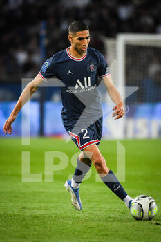 08/05/2022 - Achraf HAKIMI of PSG during the French championship Ligue 1 football match between Paris Saint-Germain and ESTAC Troyes on May 8, 2022 at Parc des Princes stadium in Paris, France - PARIS SAINT-GERMAIN VS ESTAC TROYES - FRENCH LIGUE 1 - CALCIO