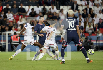 2022-05-21 - Lionel Messi of PSG during the French championship Ligue 1 football match between Paris Saint-Germain (PSG) and FC Metz on May 21, 2022 at Parc des Princes stadium in Paris, France - PARIS SAINT-GERMAIN (PSG) VS FC METZ - FRENCH LIGUE 1 - SOCCER