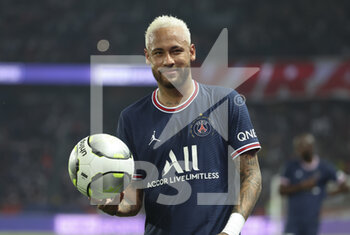 2022-05-21 - Neymar Jr of PSG during the French championship Ligue 1 football match between Paris Saint-Germain (PSG) and FC Metz on May 21, 2022 at Parc des Princes stadium in Paris, France - PARIS SAINT-GERMAIN (PSG) VS FC METZ - FRENCH LIGUE 1 - SOCCER