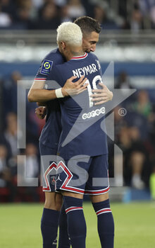 2022-05-21 - Angel Di Maria of PSG - crying - celebrates his goal with Neymar Jr during the French championship Ligue 1 football match between Paris Saint-Germain (PSG) and FC Metz on May 21, 2022 at Parc des Princes stadium in Paris, France - PARIS SAINT-GERMAIN (PSG) VS FC METZ - FRENCH LIGUE 1 - SOCCER