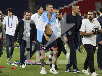 2022-05-21 - Angel Di Maria of PSG following the Ligue 1 Trophy Ceremony following the French championship Ligue 1 football match between Paris Saint-Germain (PSG) and FC Metz on May 21, 2022 at Parc des Princes stadium in Paris, France - PARIS SAINT-GERMAIN (PSG) VS FC METZ - FRENCH LIGUE 1 - SOCCER