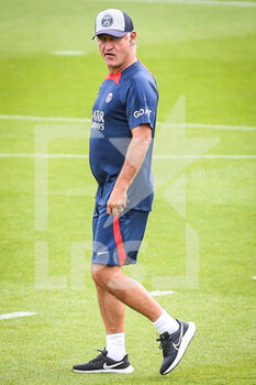 2022-08-04 - Christophe GALTIER of PSG during the training of the Paris Saint-Germain team on August 04, 2022 at Camp des Loges in Saint-Germain-en-Laye near Paris, France - FOOTBALL - TRAINING OF THE PARIS SG TEAM - FRENCH LIGUE 1 - SOCCER