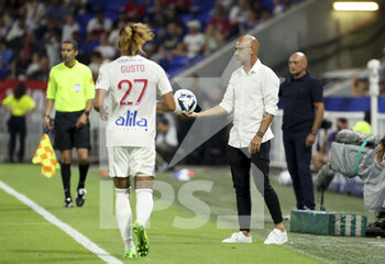 05/08/2022 - Coach of Olympique Lyonnais Peter Bosz during the French championship Ligue 1 football match between Olympique Lyonnais (OL) and AC Ajaccio (ACA) on August 5, 2022 at Groupama Stadium in Decines-Charpieu near Lyon, France - FOOTBALL - FRENCH CHAMP - LYON V AJACCIO - FRENCH LIGUE 1 - CALCIO