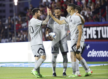 2022-08-06 - Achraf Hakimi of PSG (right) celebrates his goal with Lionel Messi, Neymar Jr during the French championship Ligue 1 football match between Clermont Foot 63 and Paris Saint-Germain (PSG) on August 6, 2022 at Stade Gabriel Montpied in Clermont-Ferrand, France - FOOTBALL - FRENCH CHAMP - CLERMONT V PARIS SG - FRENCH LIGUE 1 - SOCCER