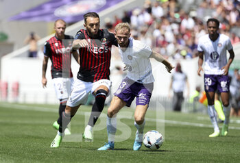 2022-08-07 - Amine Gouiri of Nice, Mikkel Desler of Toulouse during the French championship Ligue 1 football match between Toulouse FC and OGC Nice on August 7, 2022 at the Stadium in Toulouse, France - FOOTBALL - FRENCH CHAMP - TOULOUSE V NICE - FRENCH LIGUE 1 - SOCCER