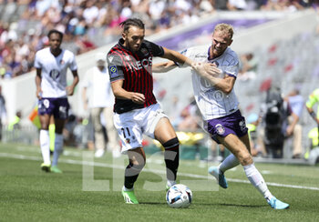 07/08/2022 - Amine Gouiri of Nice, Mikkel Desler of Toulouse during the French championship Ligue 1 football match between Toulouse FC (TFC) and OGC Nice (OGCN) on August 7, 2022 at the Stadium in Toulouse, France - FOOTBALL - FRENCH CHAMP - TOULOUSE V NICE - FRENCH LIGUE 1 - CALCIO